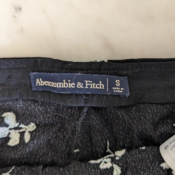Abercrombie Tie Skort - Picture 2 of 4